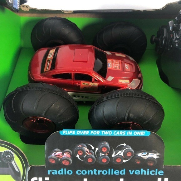 Remote‎ Toy Flip Stunt Rally Car - Picture 2 of 5